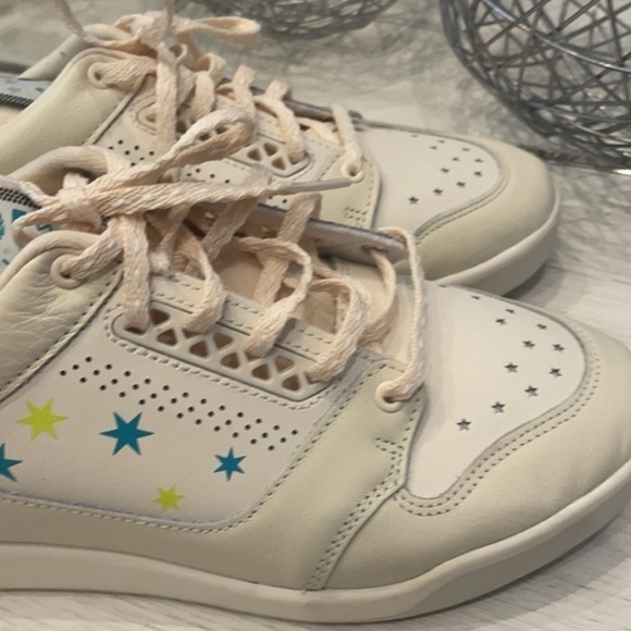 NWOB Adidas SlamCourt Star Sneakers - Picture 3 of 10